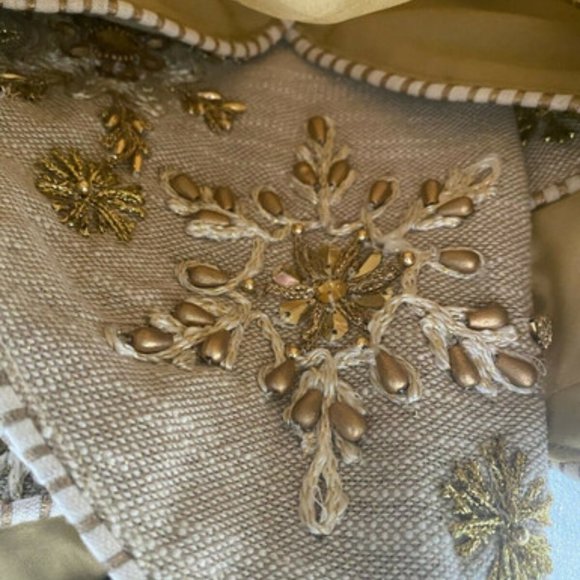 CYNTHIA ROWLEY 25" x 83" Embroidered Wreath Motif Mantel Scarf Christmas XMAS - Picture 6 of 10